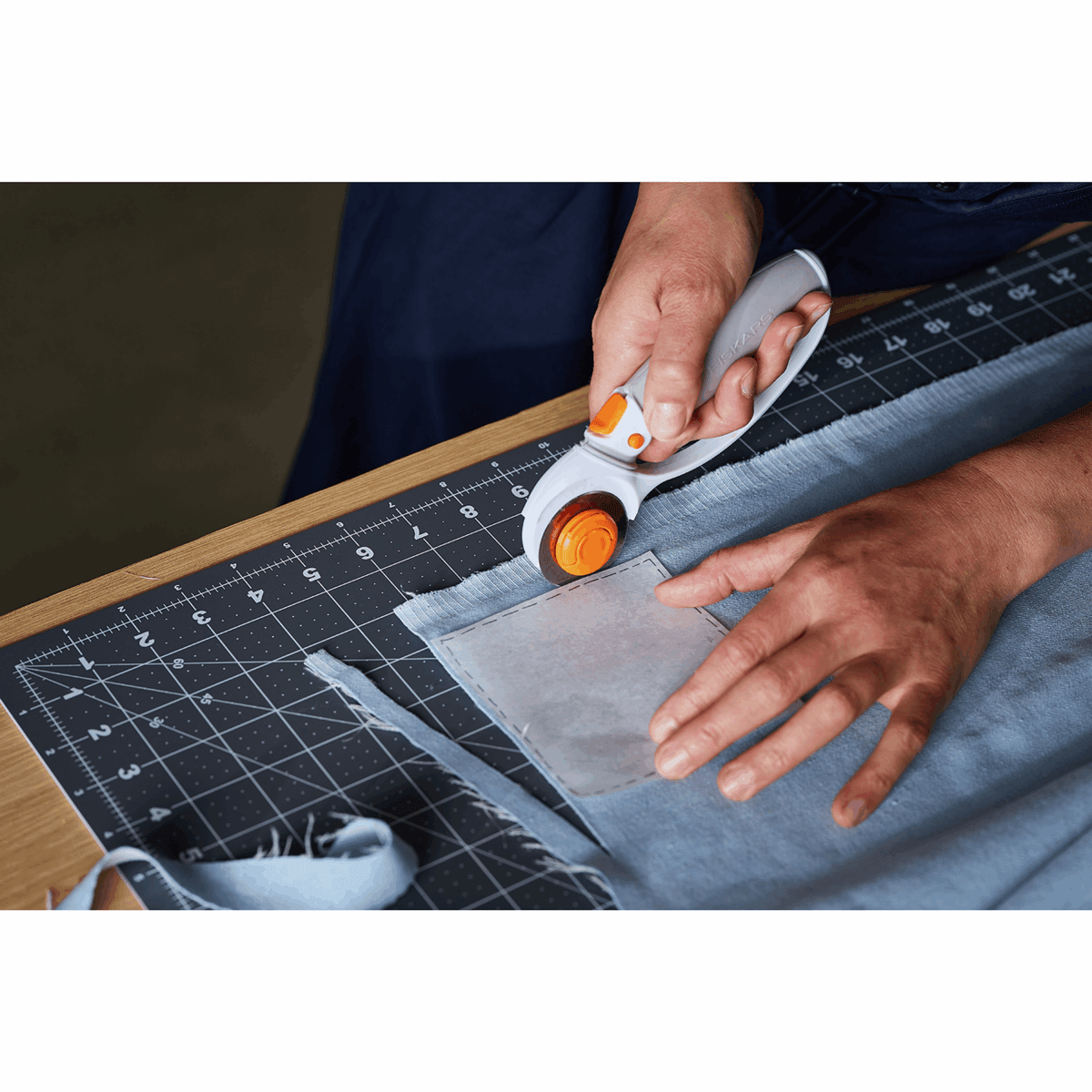 Fiskars Rotary cutter, Titanium: Loop Softgrip®: 45mm-Accessories-Jelly Fabrics